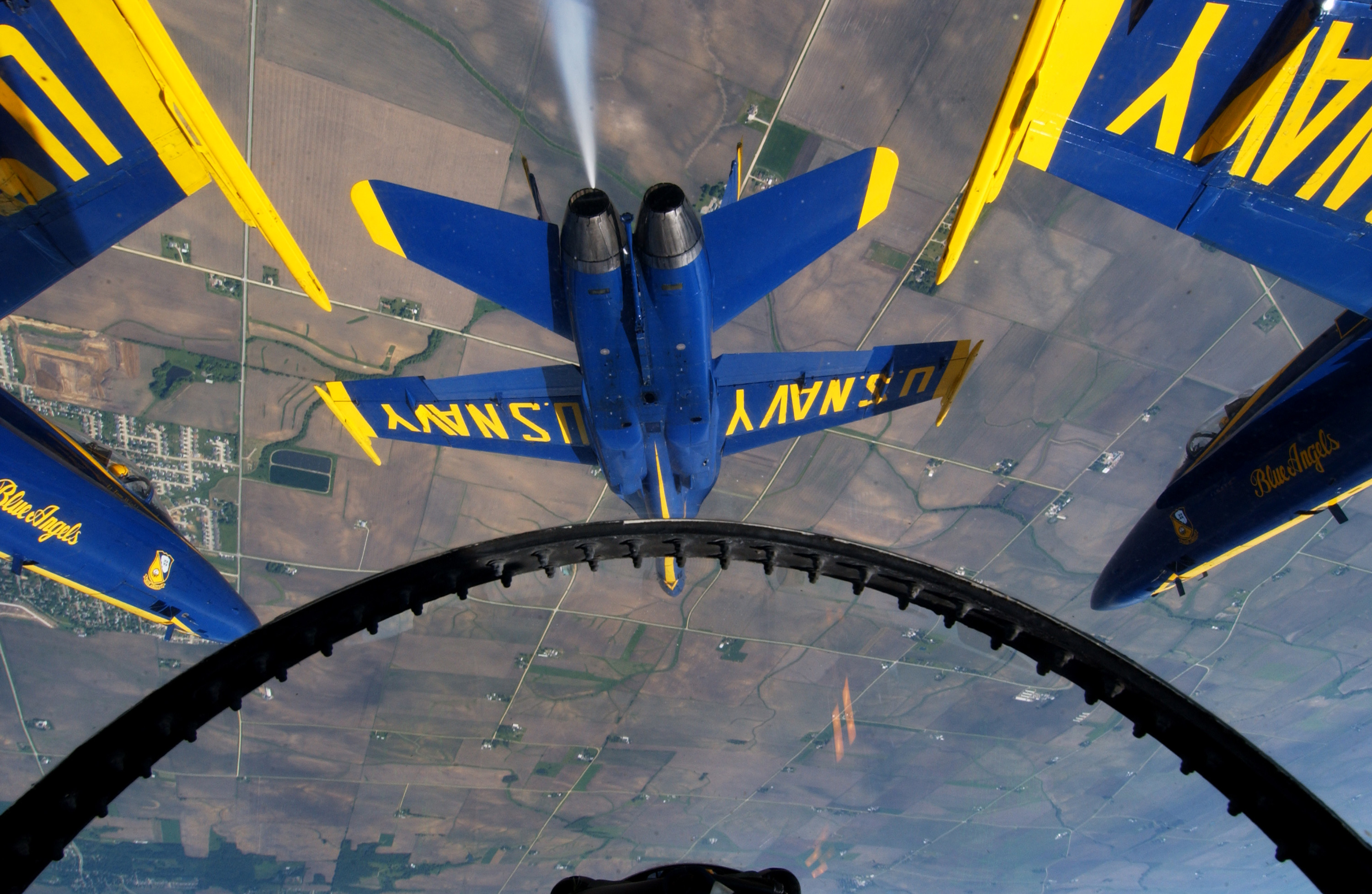 Blue Angels, F/A-18 Hornet, Cockpit view, Diamond formation, Farmland, Windows 11 wallpaper