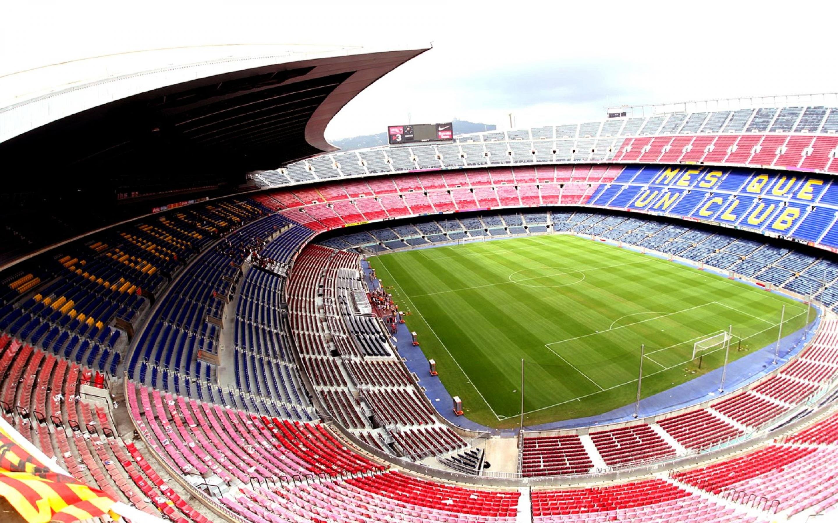Какой камп. Стадион Camp nou. Стадион Камп ноу в Барселоне. Барселона стадион Camp nou. Сантьяго Бернабеу и Камп ноу.
