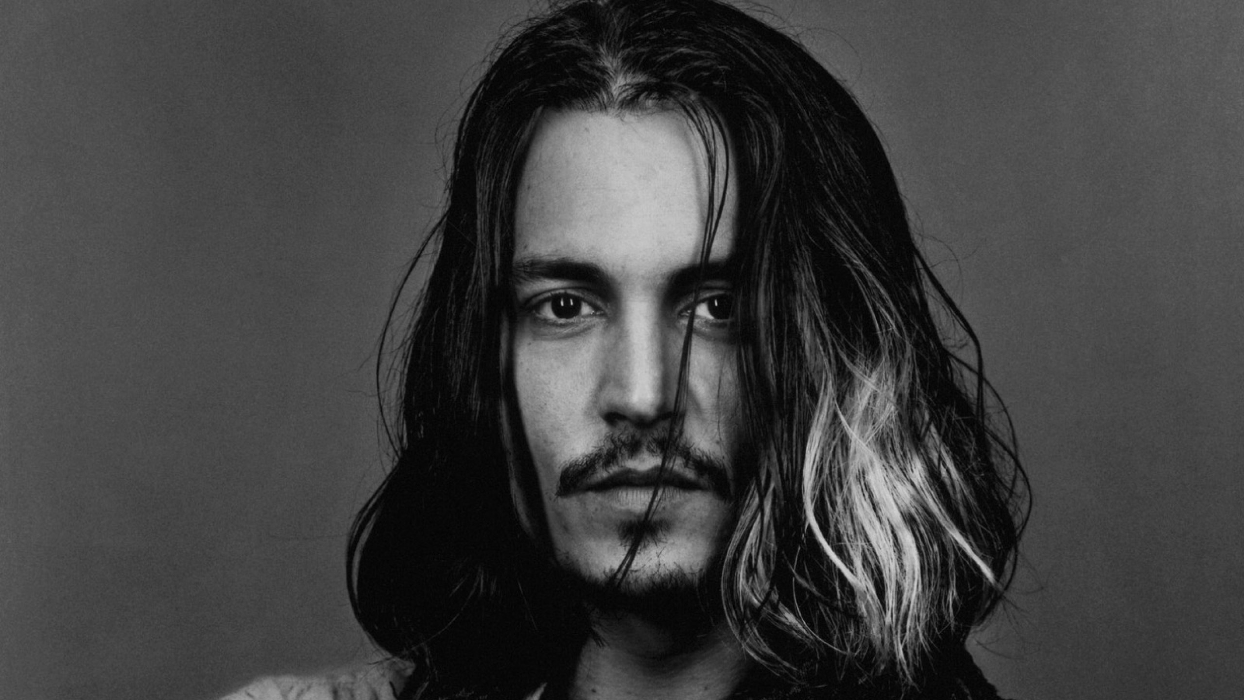 Сайты без депа. Джонни Депп. Джонни Депп фото. Johnny Depp с длинными волосами. Джонни Депп с длинными волосами 2012.
