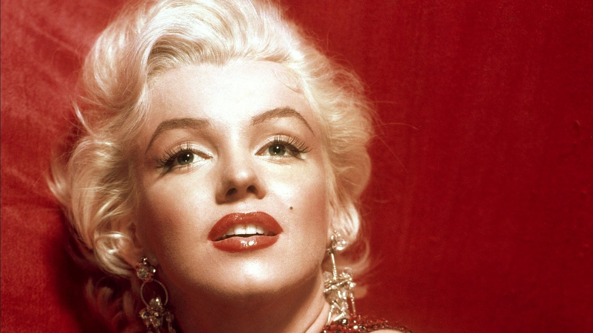 Marilyn Monroe Raiders Wallpaper ·① WallpaperTag