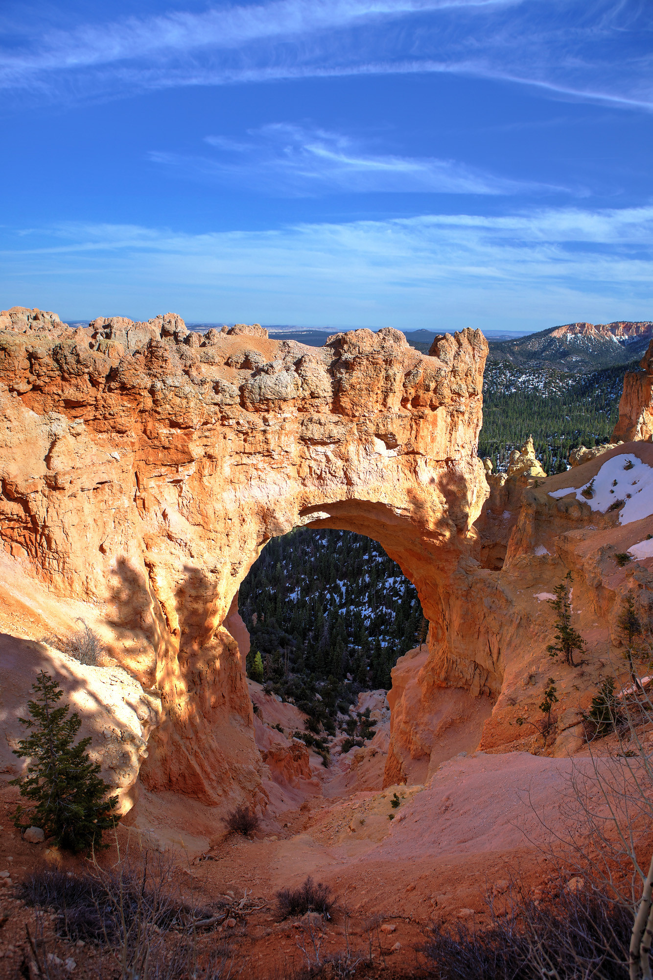 Bryce Canyon, Rock window, Hoodoos, Blue sky, Full HD, tablet background