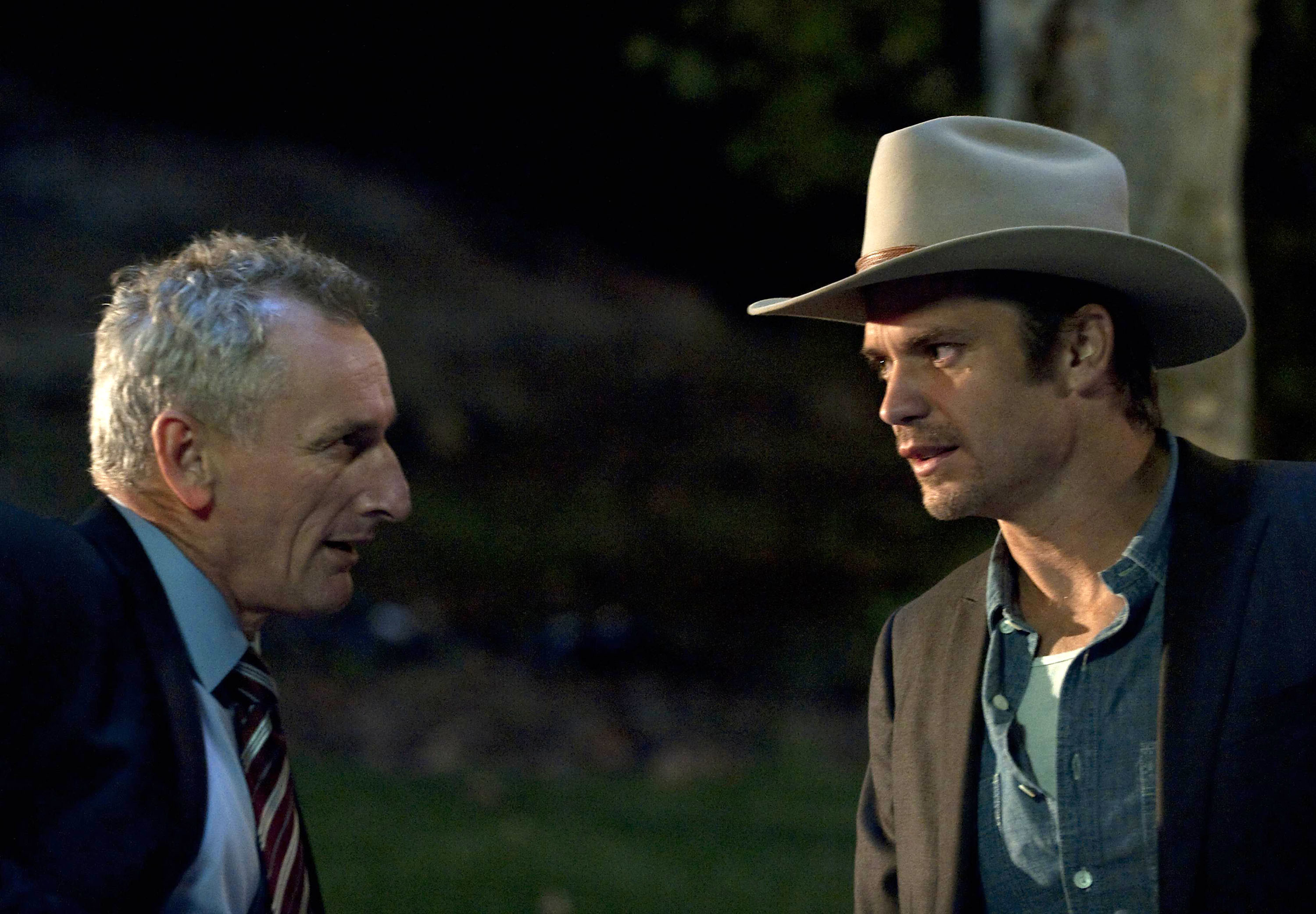 981329-justified-wallpaper-3000x2082-for