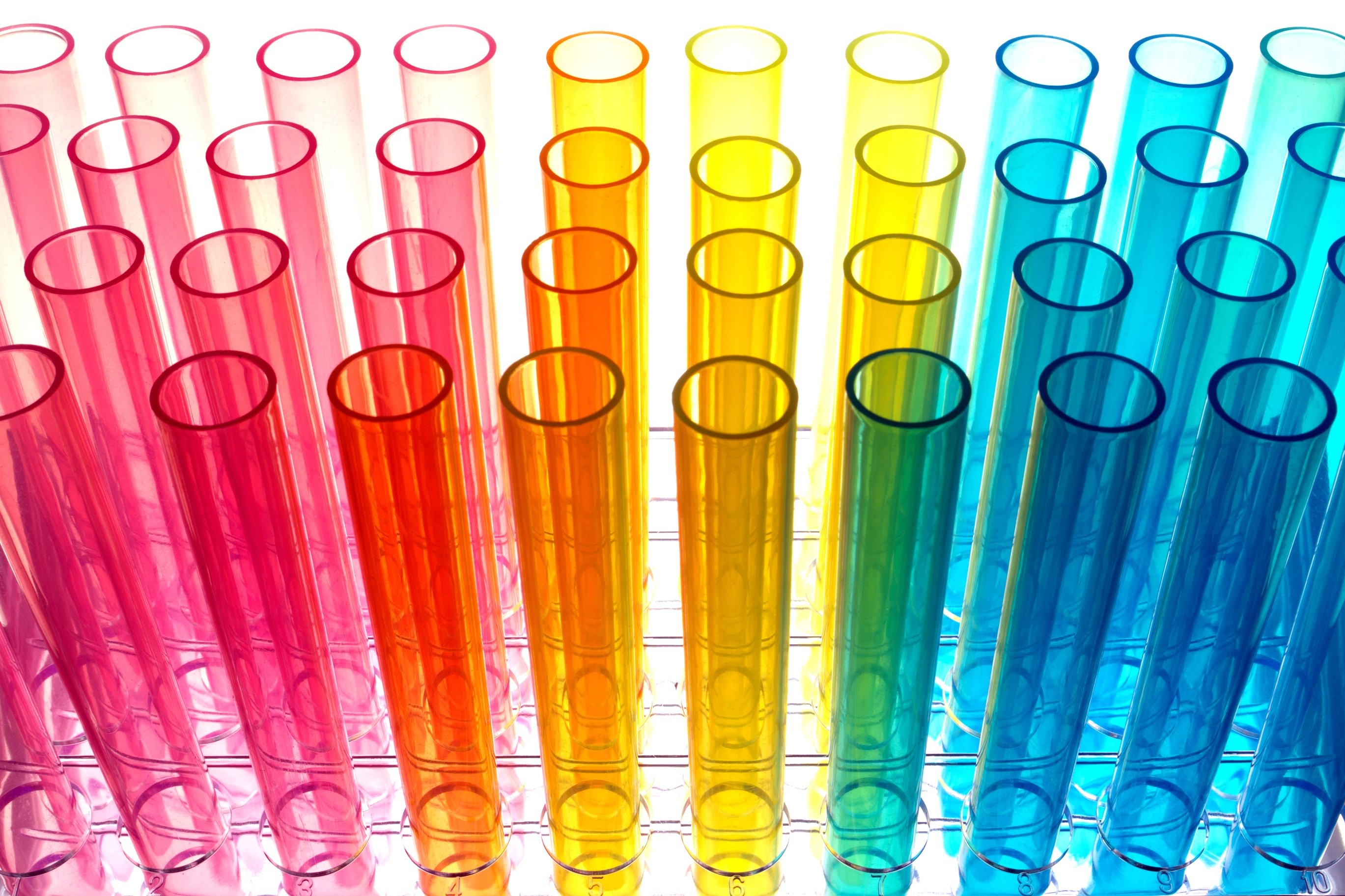 Цветная химия. Пробирки. Пробирки химические стеклянные. Разноцветные колбы. Разноцветное стекло.