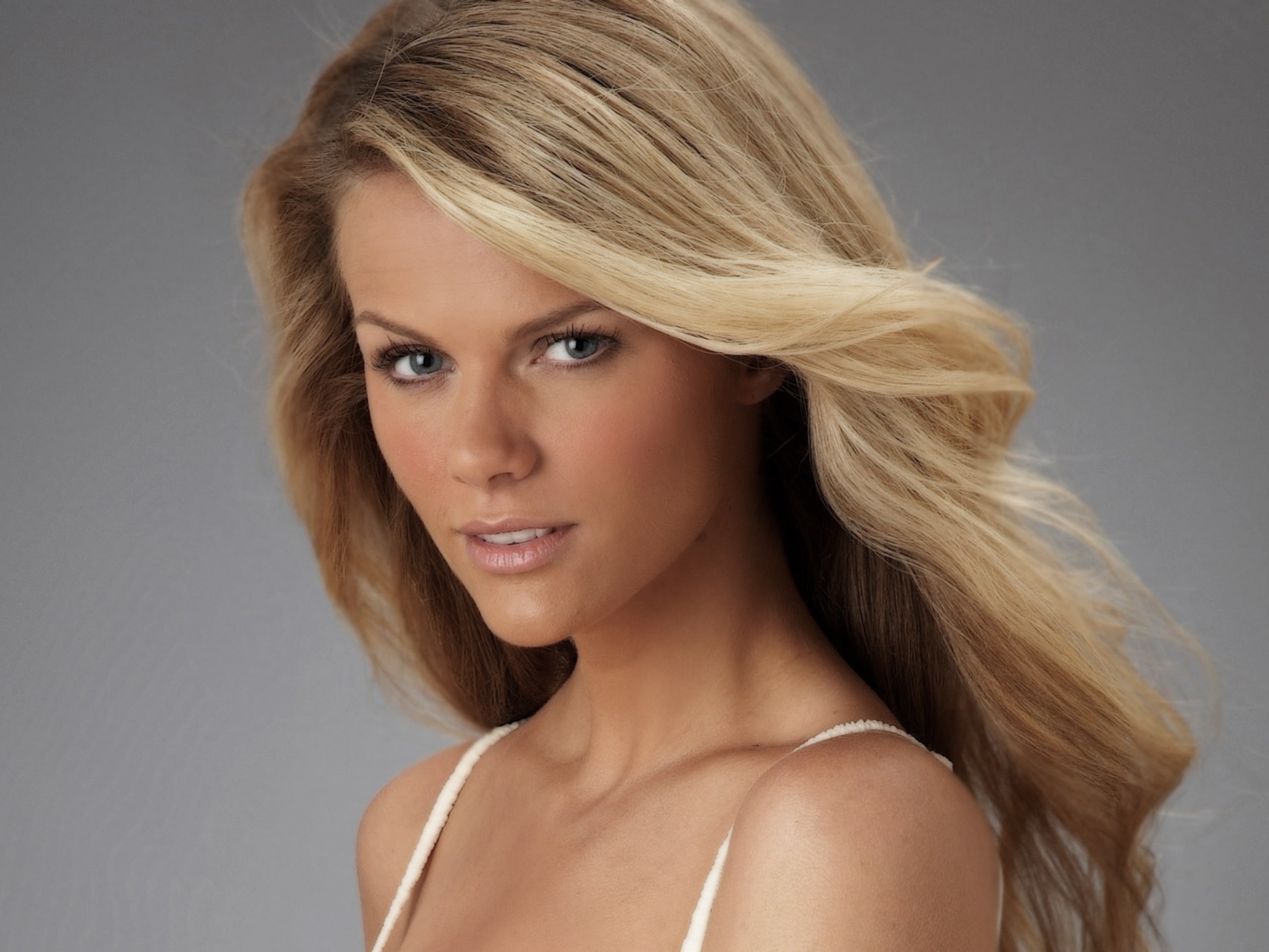 25 Brooklyn Decker Pictures Swanty Gallery