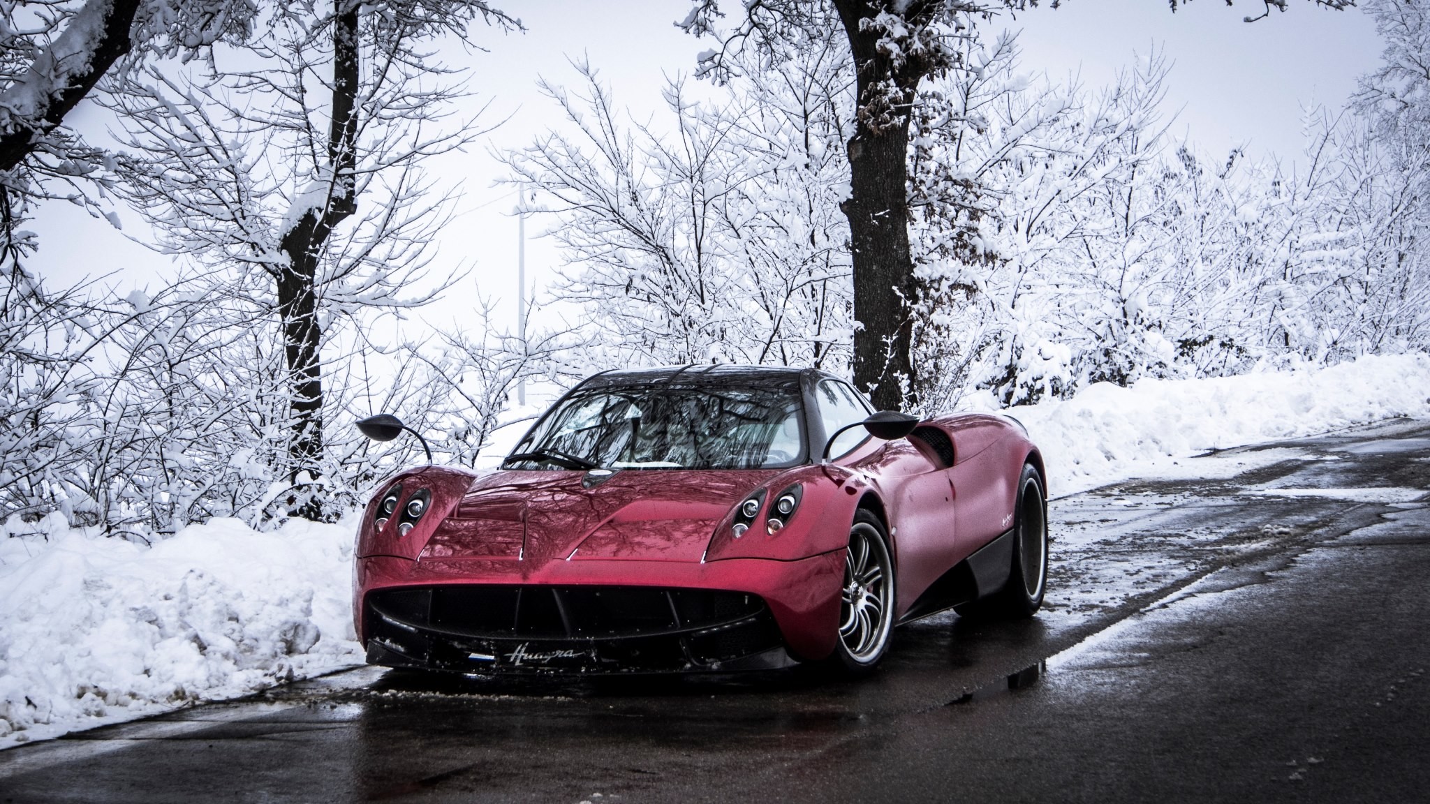 Pagani Huayra Wallpaper ①