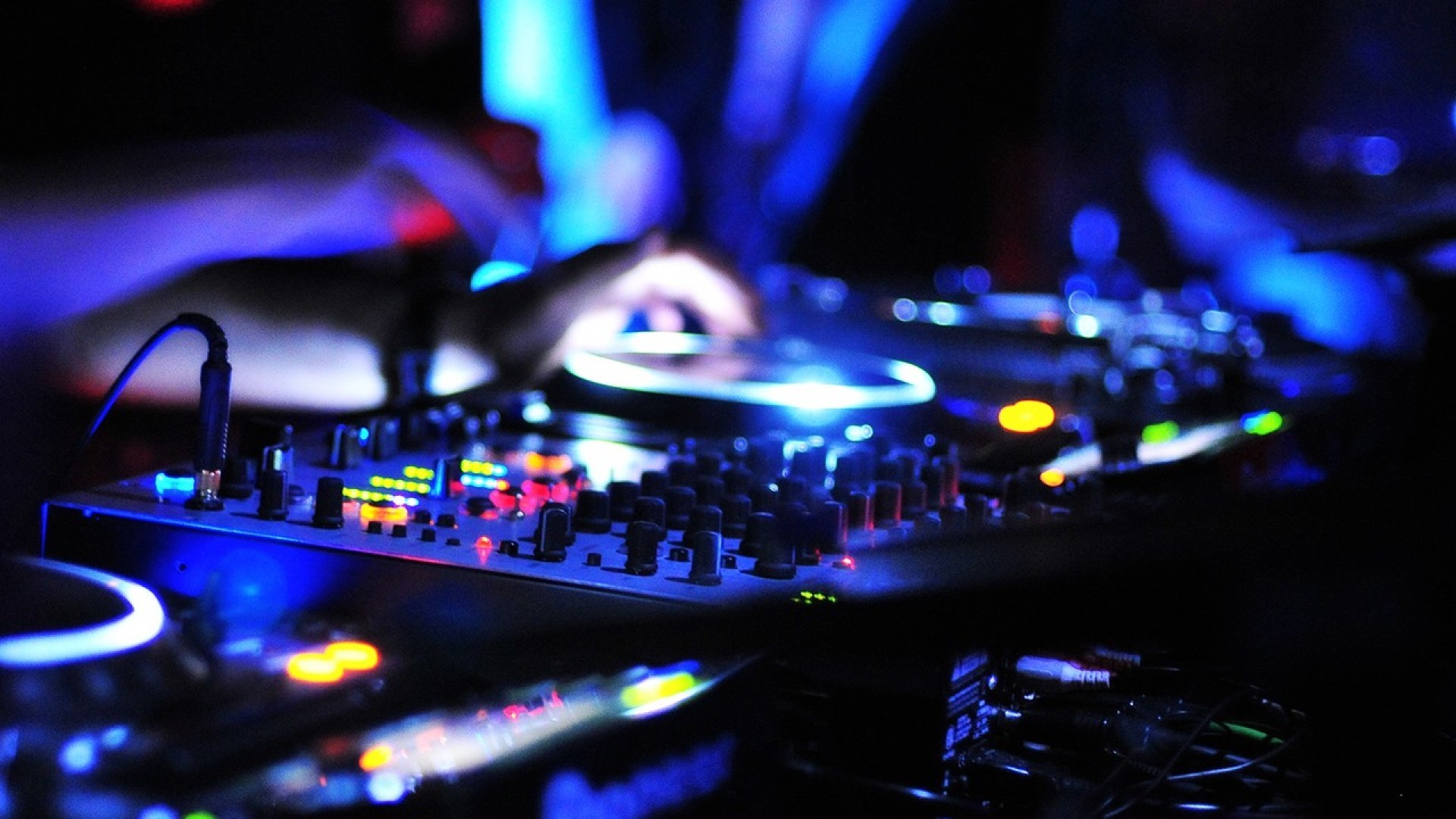 DJ, DJ mixer, Hands, Club, Nightclub, Turntable, Neon lighting, 16:9 Full HD, widescreen wallpaper