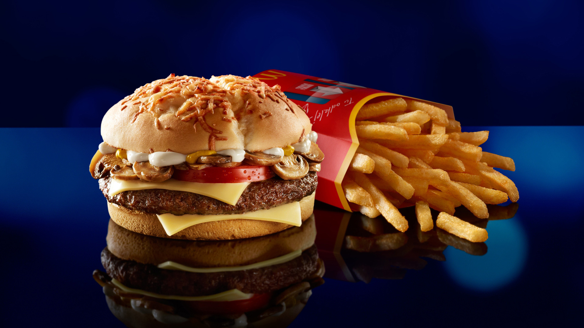 Фаст фуд реклама. Ангус бургер Кинг. Шримпбургер макдональдс. Биг Мак макдональдс. Торт из гамбургеров макдональдс.