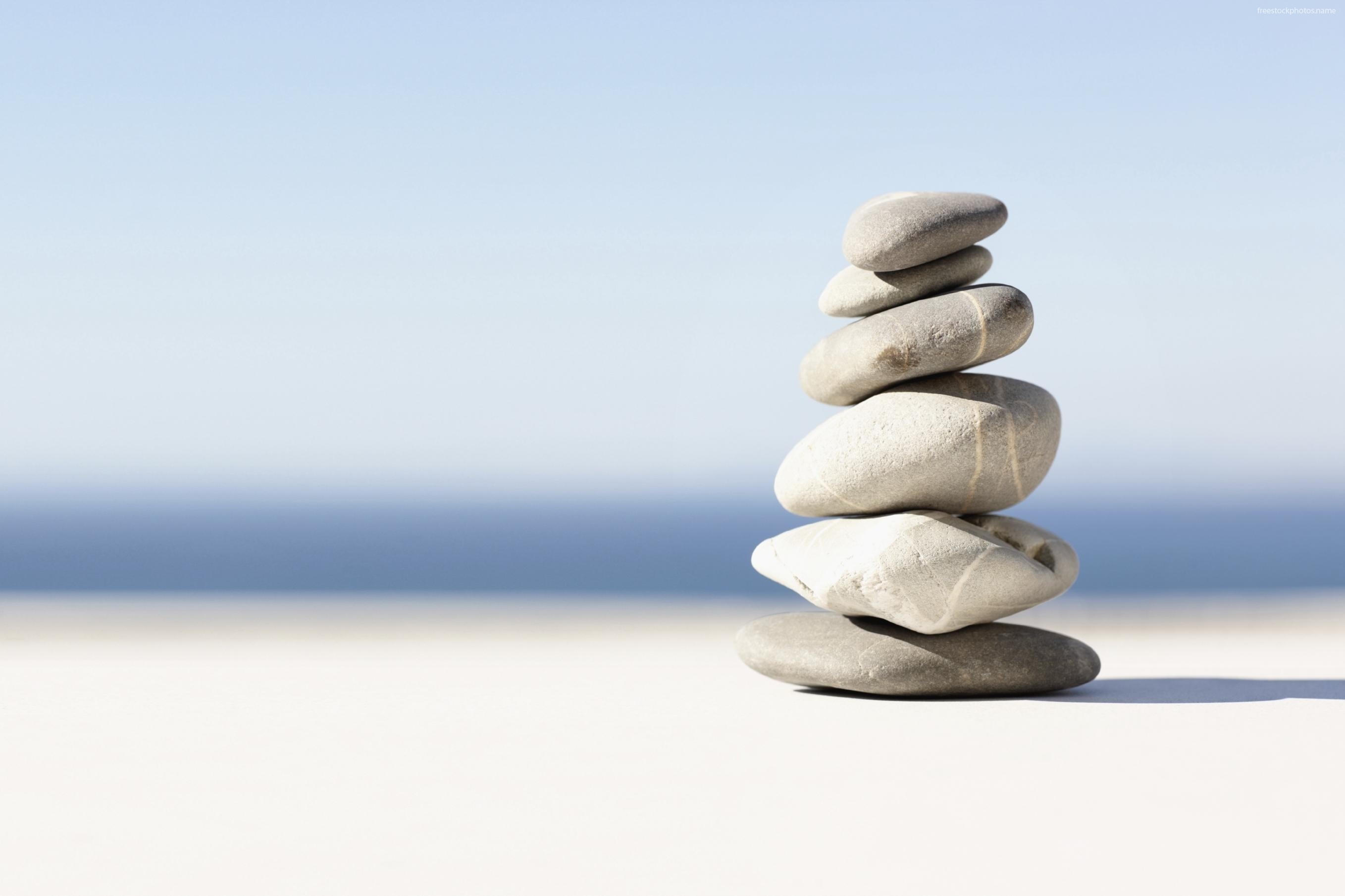 Рабочее равновесие. Камни спокойствия. Медитация камни. Камни равновесие. Камни йога.