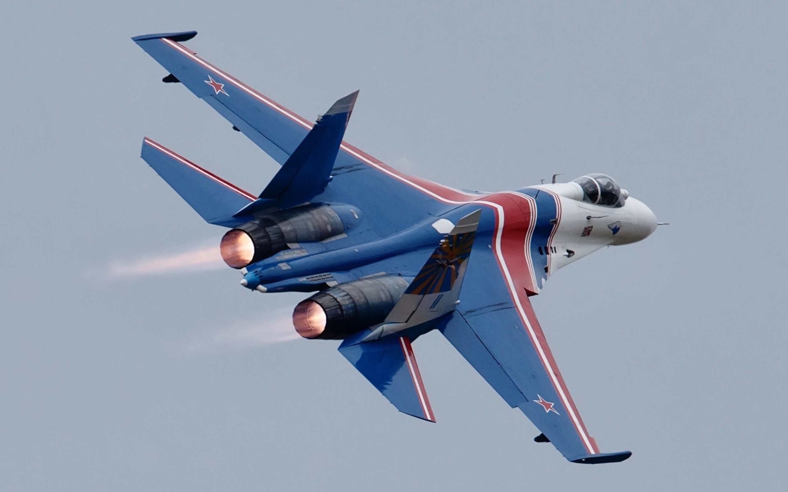 Самолеты су истребители. Истребитель Су-27. Су-27 двухдвигательный реактивный самолёт. Су-34 двухдвигательный реактивный самолёт. Су-30 двухдвигательный реактивный самолёт.