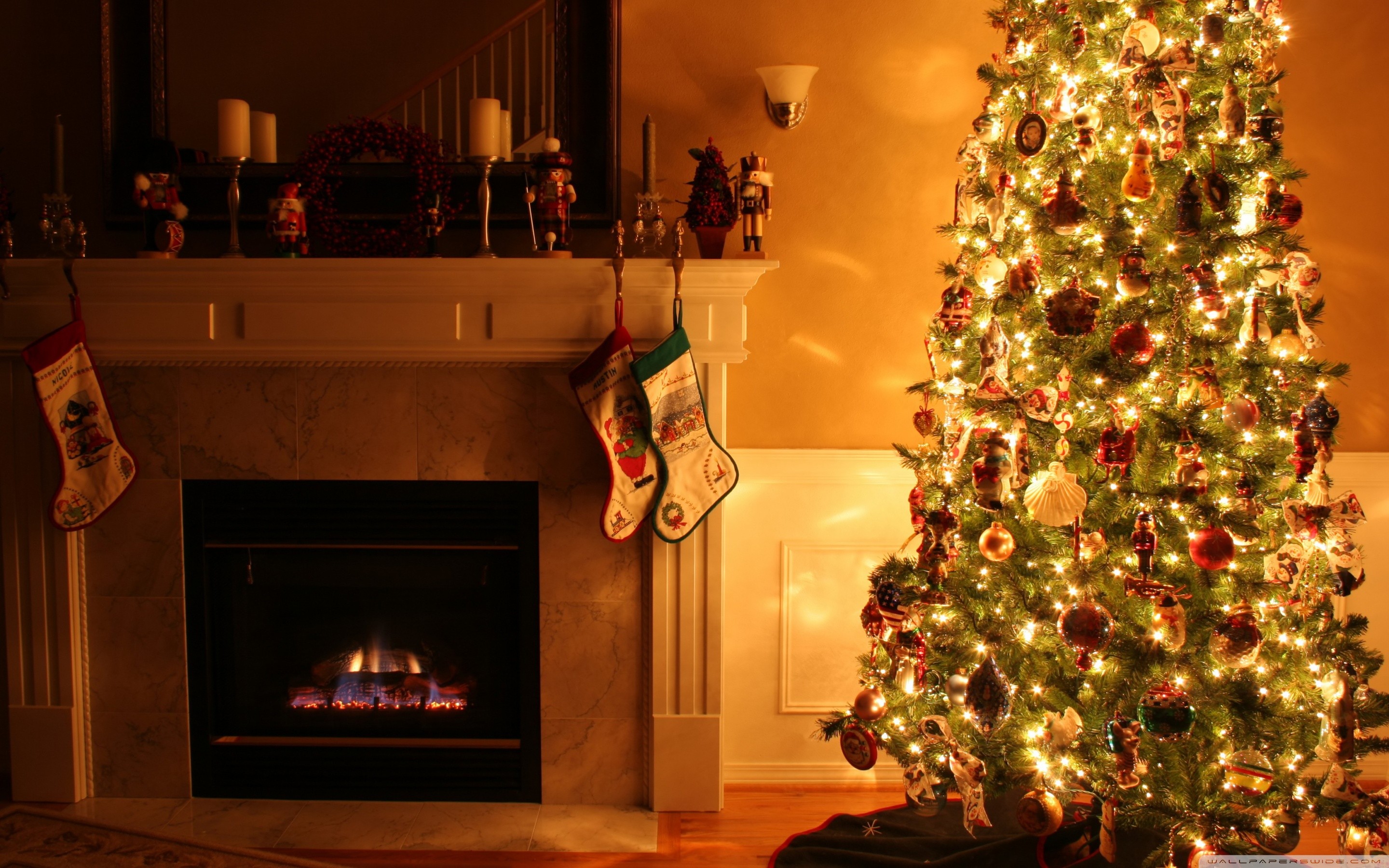 Christmas tree, Fireplace, Christmas stockings, Living room, Illumination, Holiday decor, desktop background
