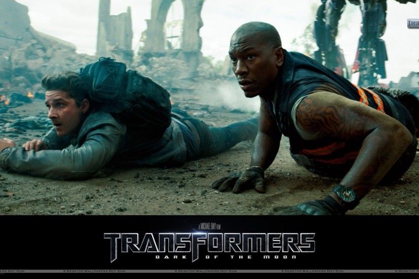 Shia LaBeouf and Tyrese Gibson in Transformers – Dark of the Moon .
