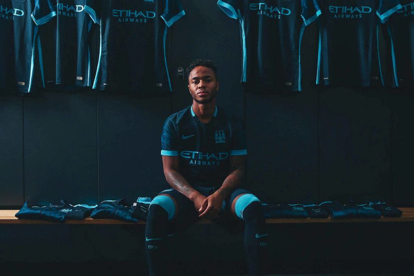 We take a look at the styling and design of the brand new Nike Manchester  City away kit 2015 - Plus discount when you order at Soccer Box.