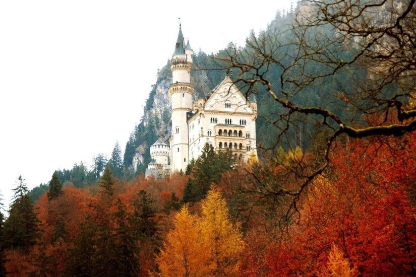 HD Neuschwanstein Castle in the autumn Wallpaper