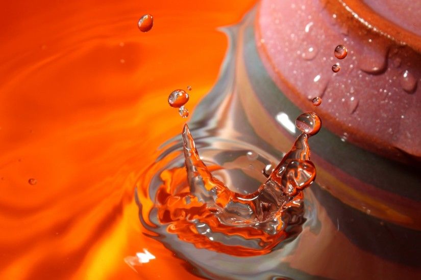 12 Awesome Water Drop Wallpapers