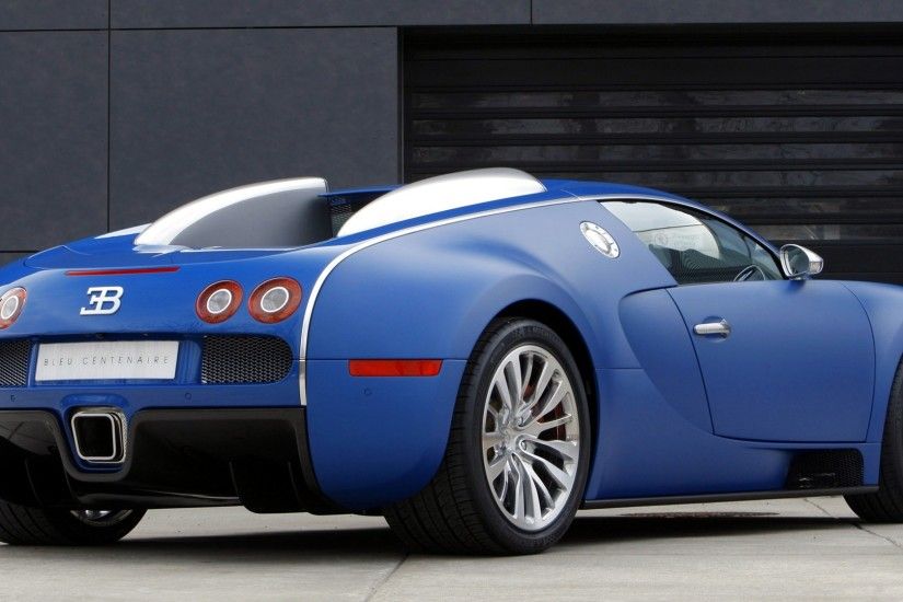 Fresh HD Wallpapers with cool shots of Bugatti