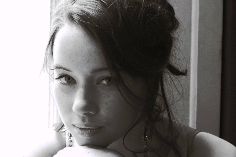 Actress Anna Popplewell Brunettes Celebrity Close-up Faces Freckles  Grayscale Monochrome Women