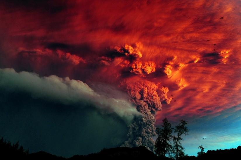 Preview wallpaper volcano, eruption, smoke, colors 3840x2160