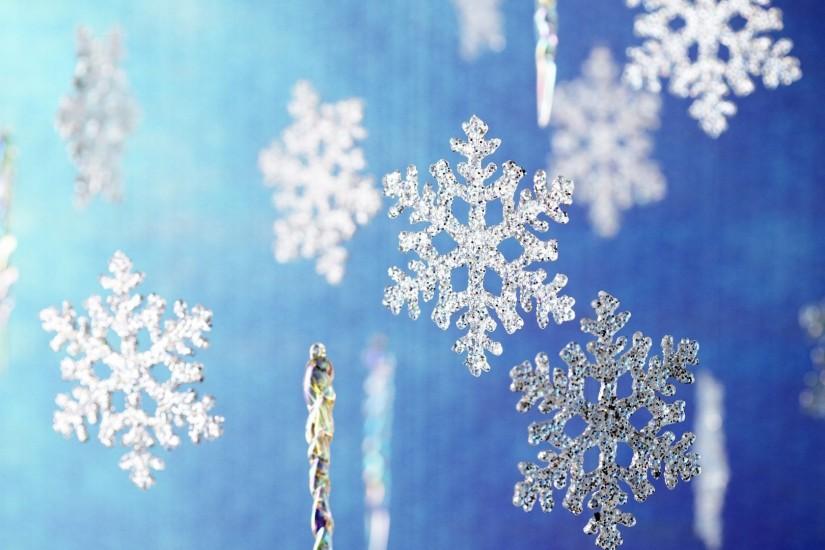 3840x2160 Wallpaper snowflakes, glitter, blue, white
