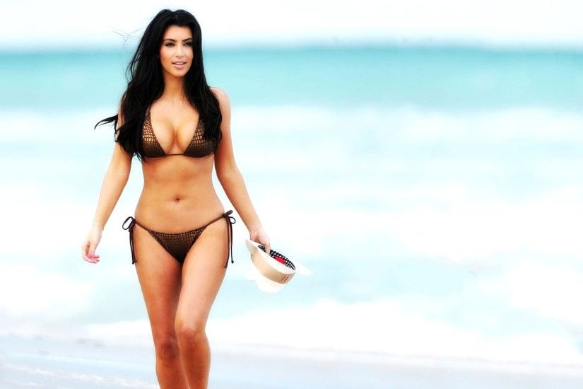 legs Kim Kardashian body