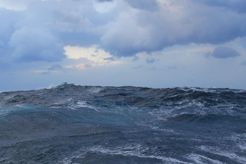 rough-sea-background-iamge