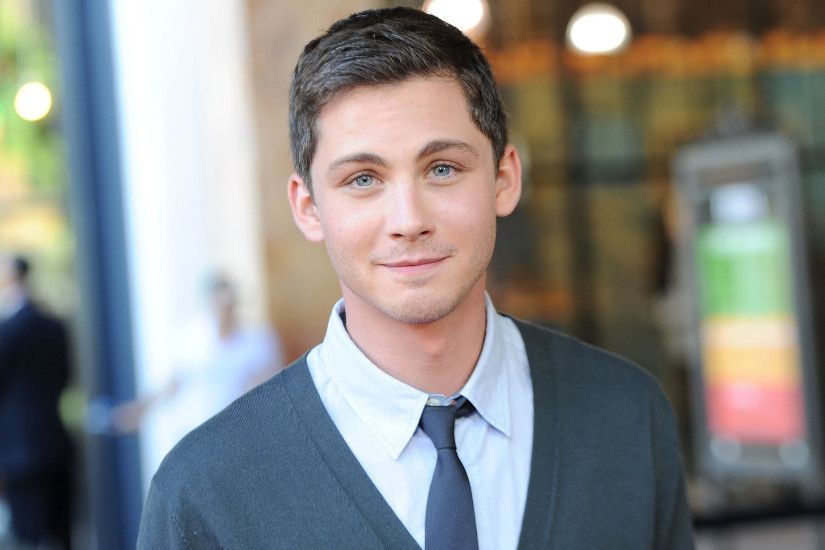 Logan Lerman arrives at the premiere of 'Percy Jackson: Sea Of Monsters' at