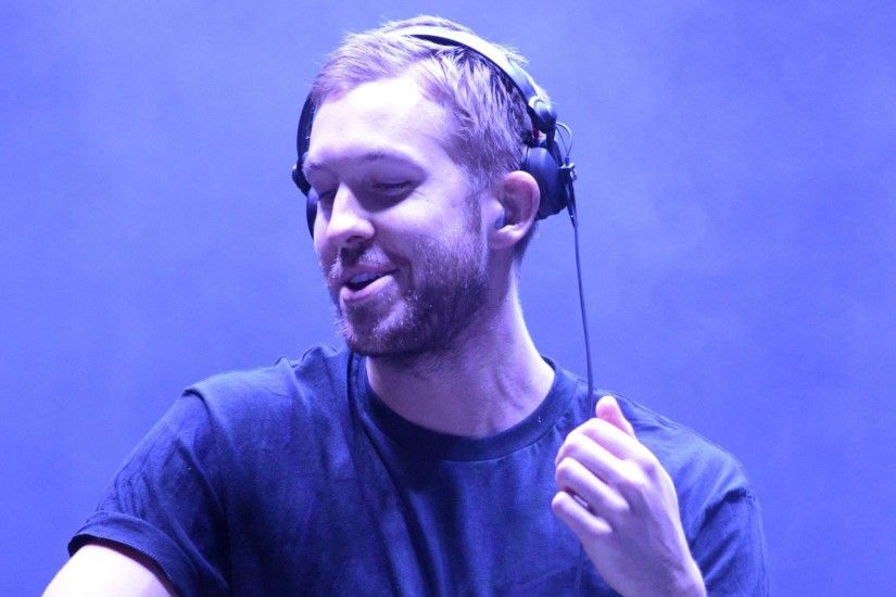 Hire Calvin Harris for your party or wedding