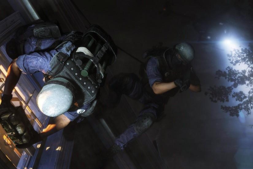 thanh-nien-game-pc-console-rainbow-six-siege-