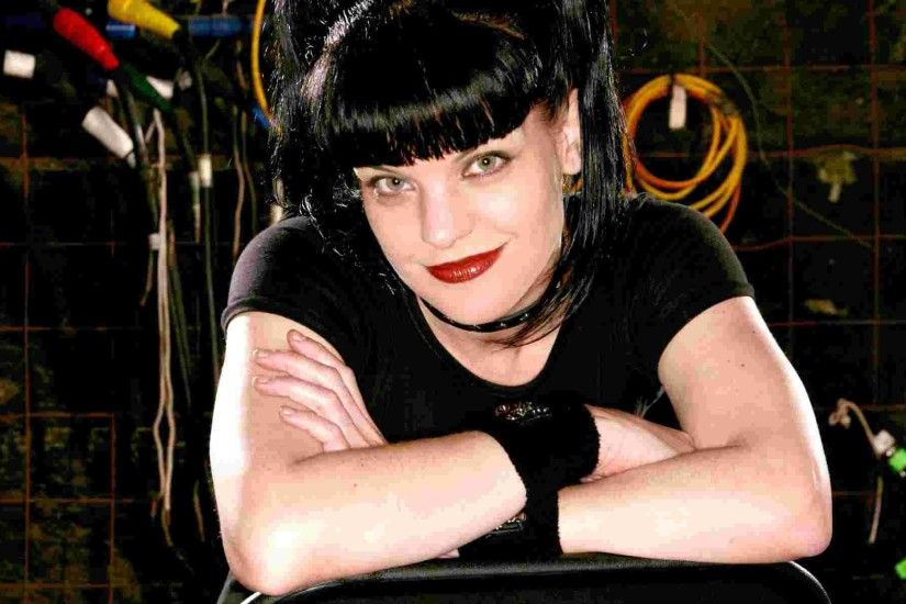 Another Wallpaper of Pauley Perrette