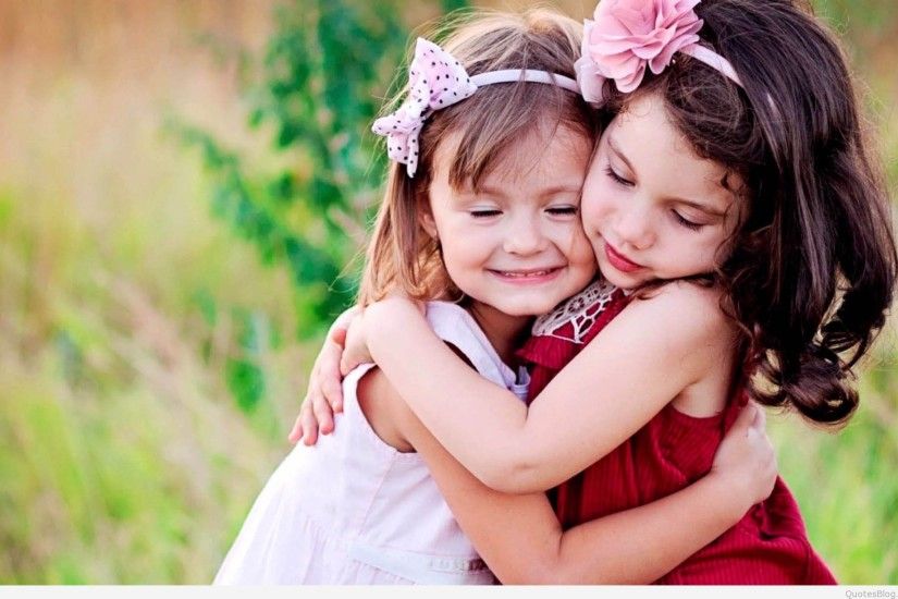 Cute-Child-Couple-Wallpaper-hug