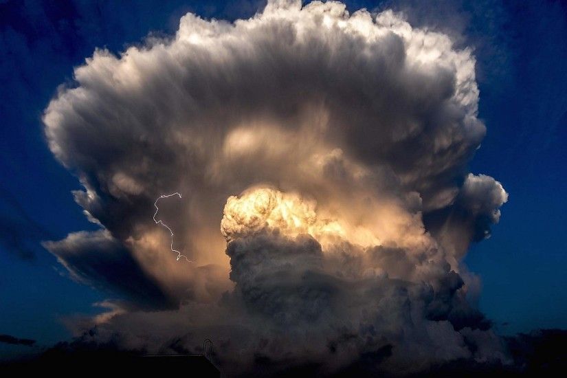 Mushroom cloud storm awesome