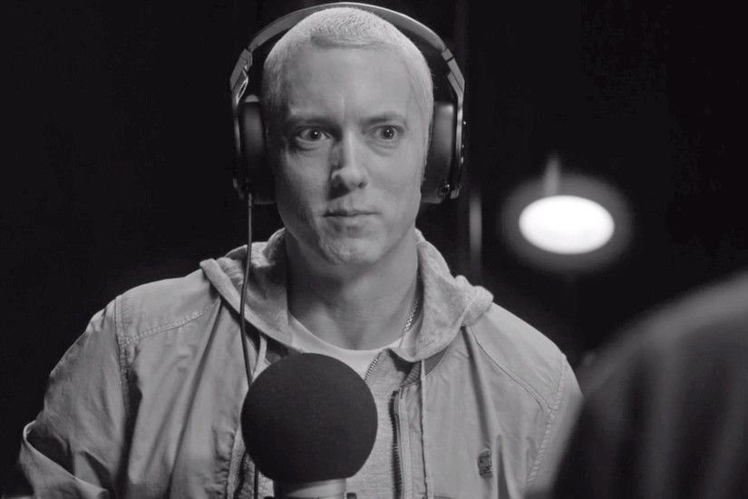 Eminem Hot