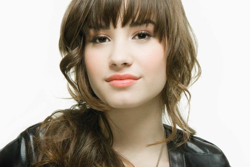 Demi Lovato Cute Hollywood Actress Hd Wallpaper Free Hollywood Acrtress Hd Wallpapers  Wallpaper Hot Actress Actor