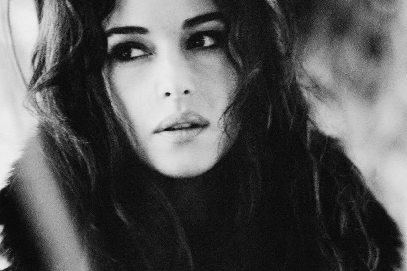 Monica Bellucci free wallpapers