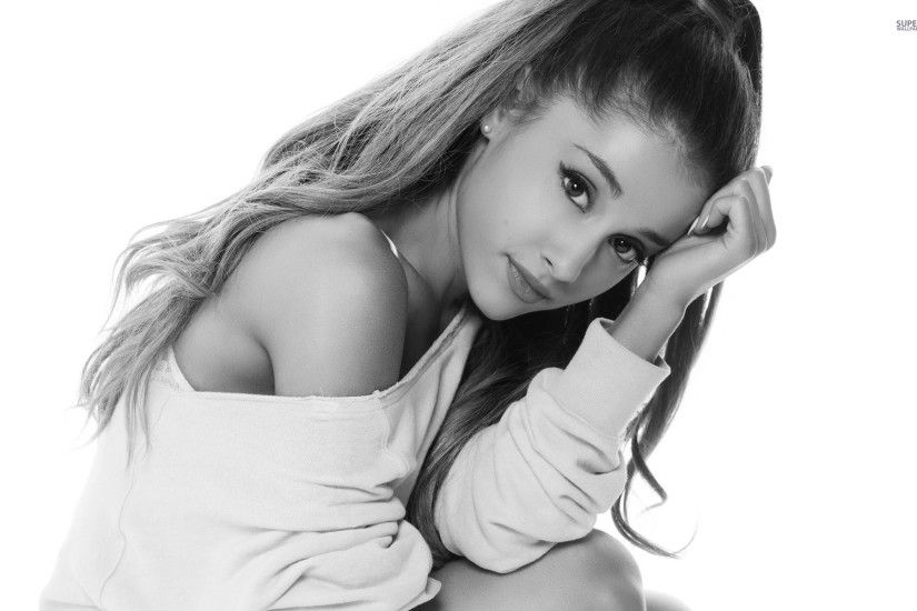 Ariana Grande HD Wallpaper