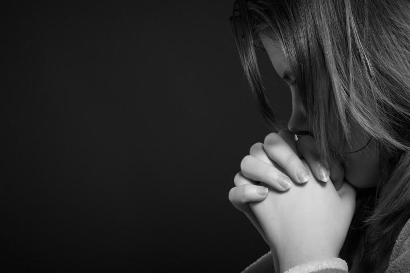Girl crying prayer