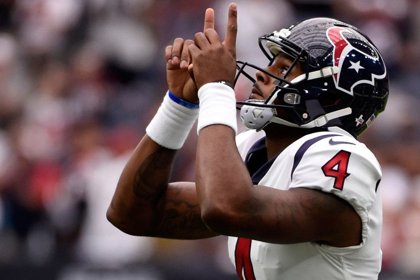 Texans Watson Donates 1st Game Check To Stadium Workers