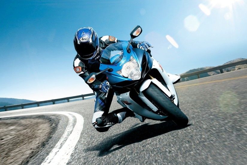 wallpaper_of_motorcycle_a_biker_on_Suzuki_motorcycle.jpg