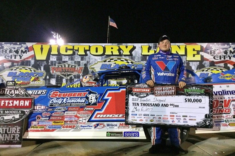FAYETTEVILLE, NC- May 6, 2017- Brandon Sheppard led all 50-laps during the  World of Outlaws CraftsmanÂ® Late Model Series 10th race of the 2017 season  at ...