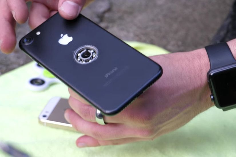 Watch: How to turn an Apple Phone into a fidget spinner - Business Insider