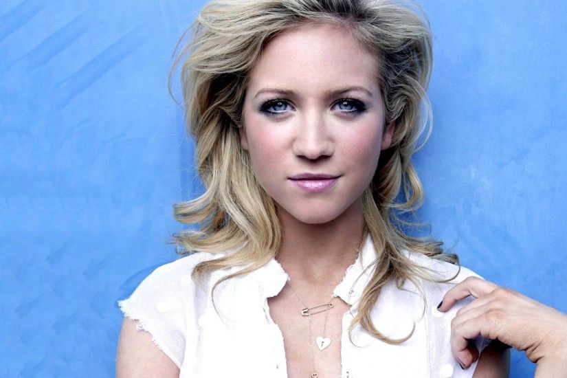 8 HD Brittany Snow Wallpapers