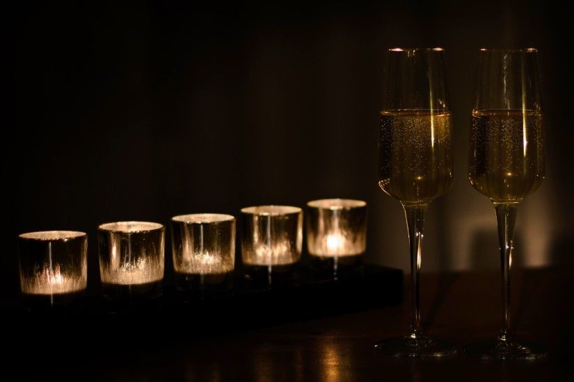 4K HD Wallpaper: Candlelight and Champagne