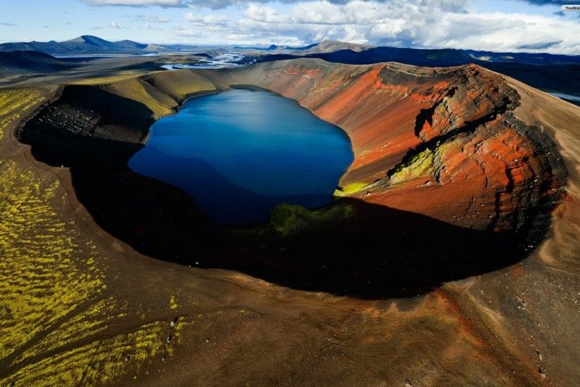 Lake Within Volcano Wallpaper