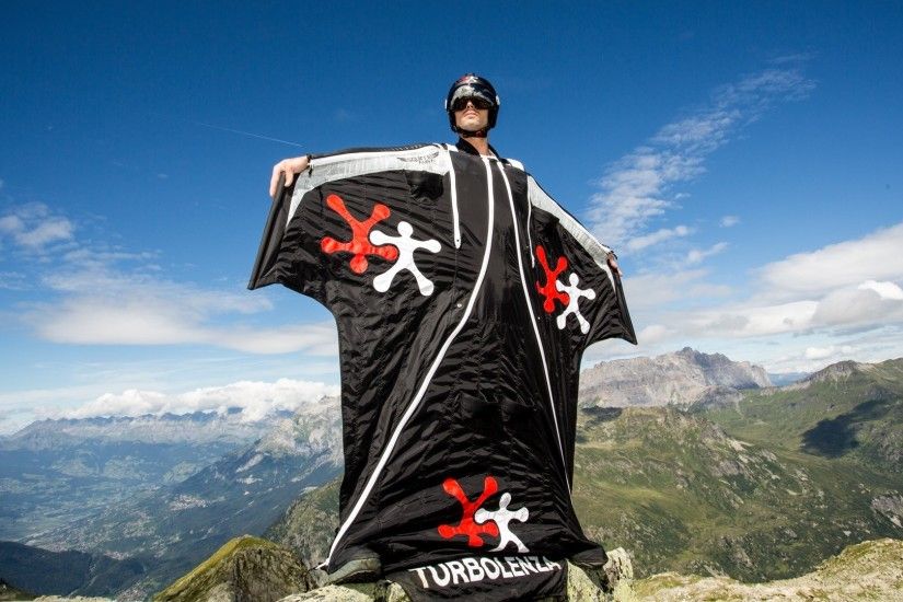 Alex Duncan training wing suit in Chamonix