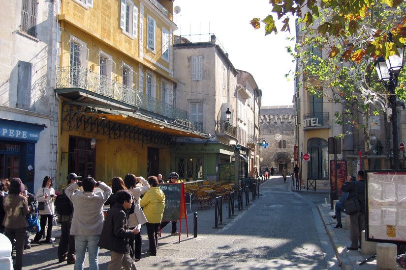 File:Cafe Terrace Arles.jpg