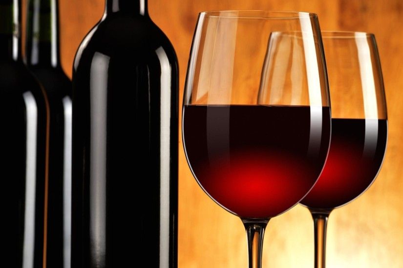 Wallpaper glasses of red wine