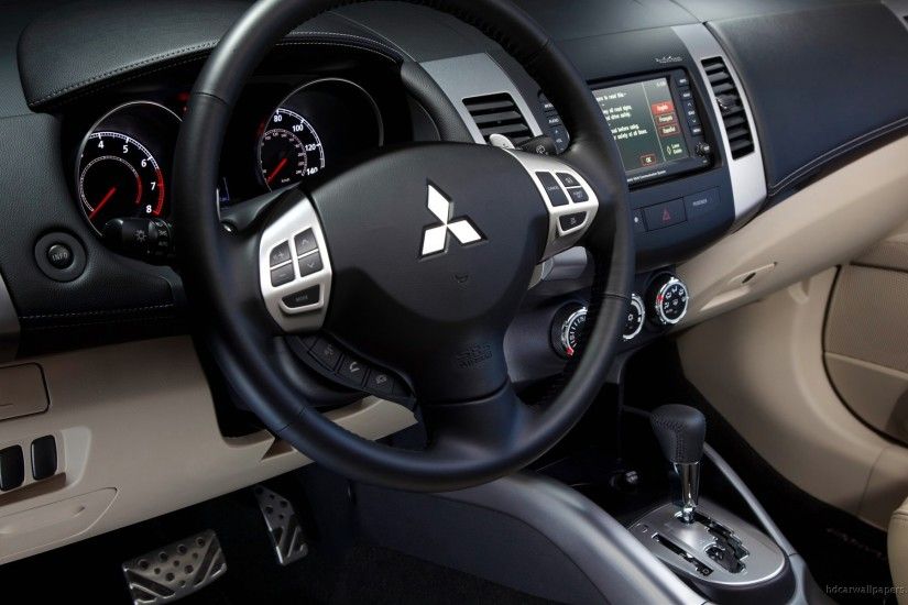2010 Mitsubishi Outlander GT Interior