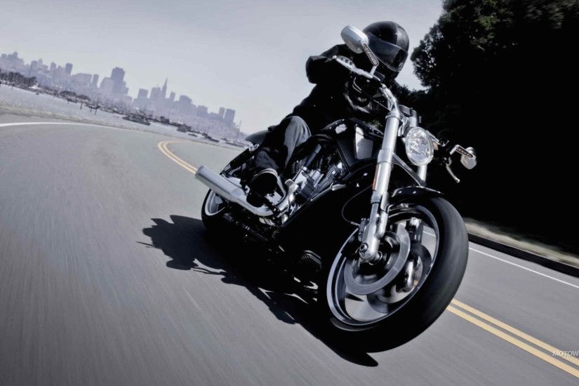Harley-Davidson-Motocyle-full-HD-Wallpaper-06