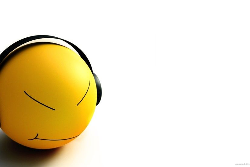 Smiley listening to music for 1920x1080