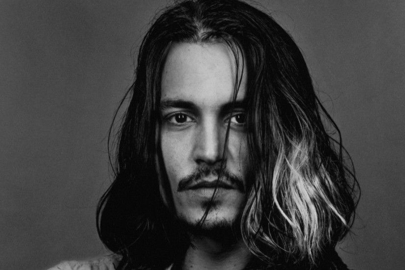 Preview wallpaper johnny depp, eyes, brown hair, dyed, black and white  2560x1440