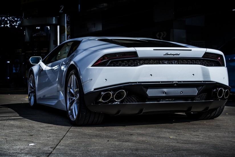 Wallpaper: Lamborghini Huracan rear view